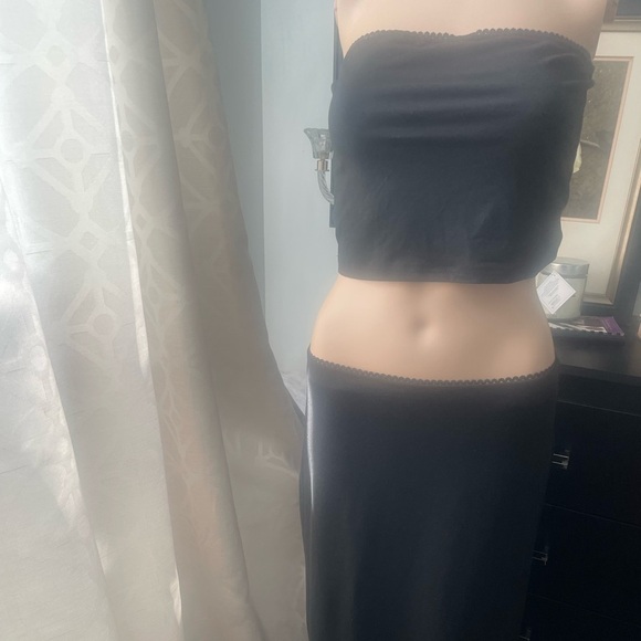 NWNT Black Two-Piece Set with stretch 
Size medium - Picture 4 of 6